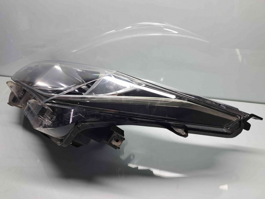 Far stanga Toyota Corolla IX Sedan (ZRE1) [Fabr 2013-2019] OEM