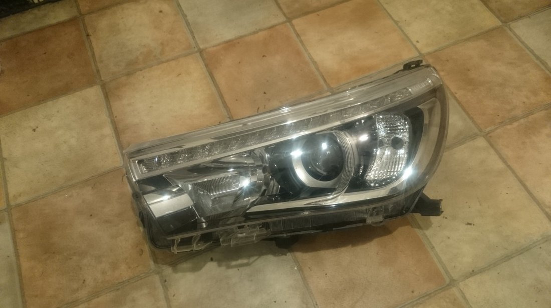 Far stanga Toyota Hilux led 2015-2019