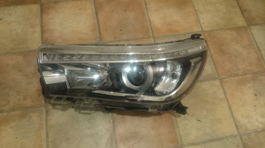 Far stanga Toyota Hilux led 2015-2019