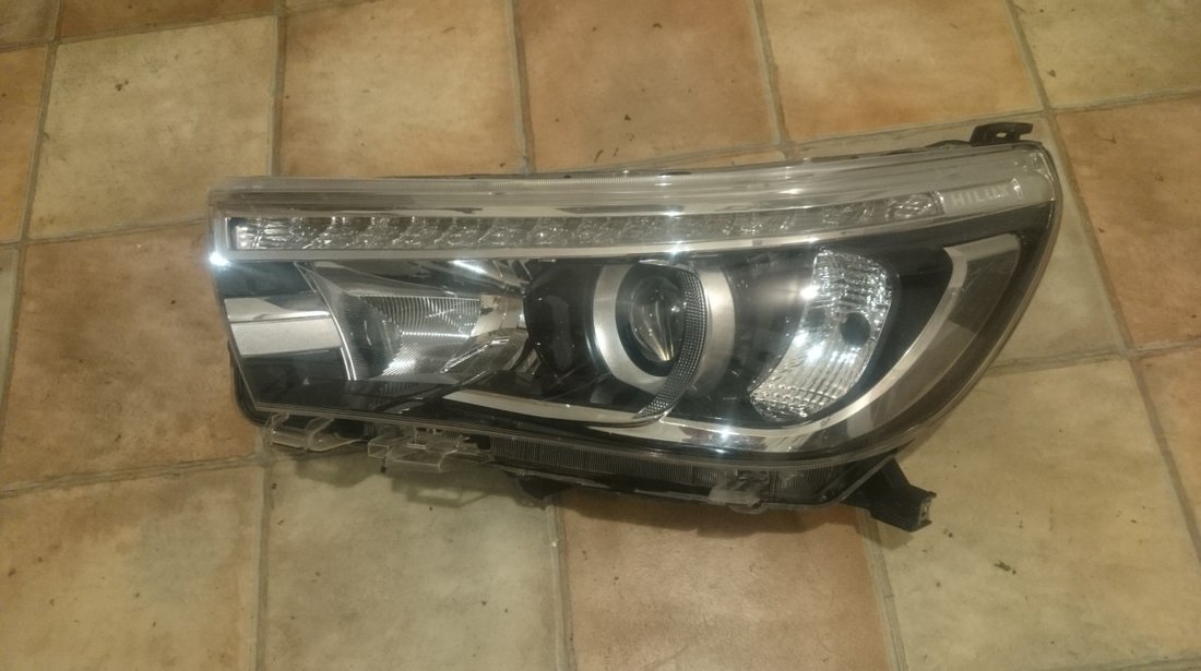 Far stanga Toyota Hilux led 2015-2019