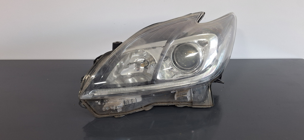 Far stanga Toyota Prius C (2012->) 1.8 Hybrid 2016, 85967-33031 / CU XENON