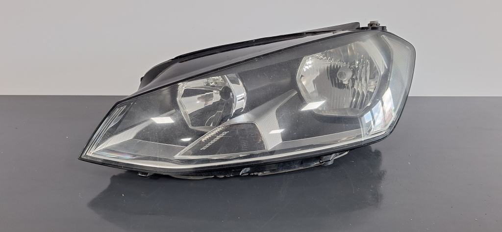 Far stanga Volkswagen Golf 7 (2012-2017) 1.6 Motorina 2015, CU HALOGEN / VOLAN DREAPTA / 5G2941005