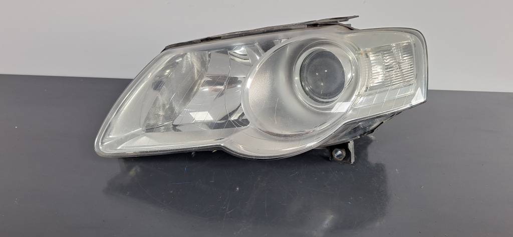 Far stanga Volkswagen Passat B6 3C (2005-2010) 1.9 Motorina 2006, VOLAN DREAPTA / 3C0941005AD