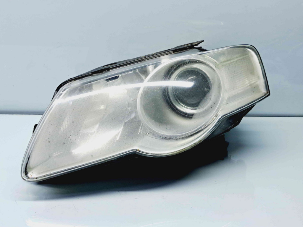 Far stanga Volkswagen Passat B6 (3C2) [Fabr 2005-2010] 3C0941005S