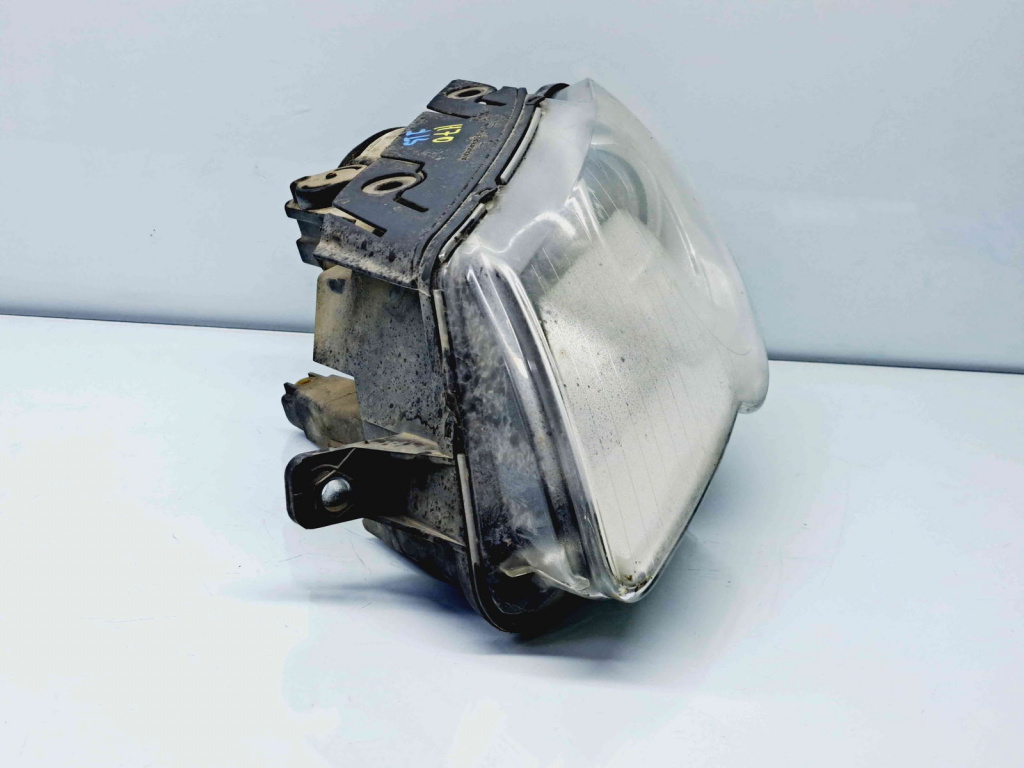 Far stanga Volkswagen Passat B6 (3C2) [Fabr 2005-2010] 3C0941005S