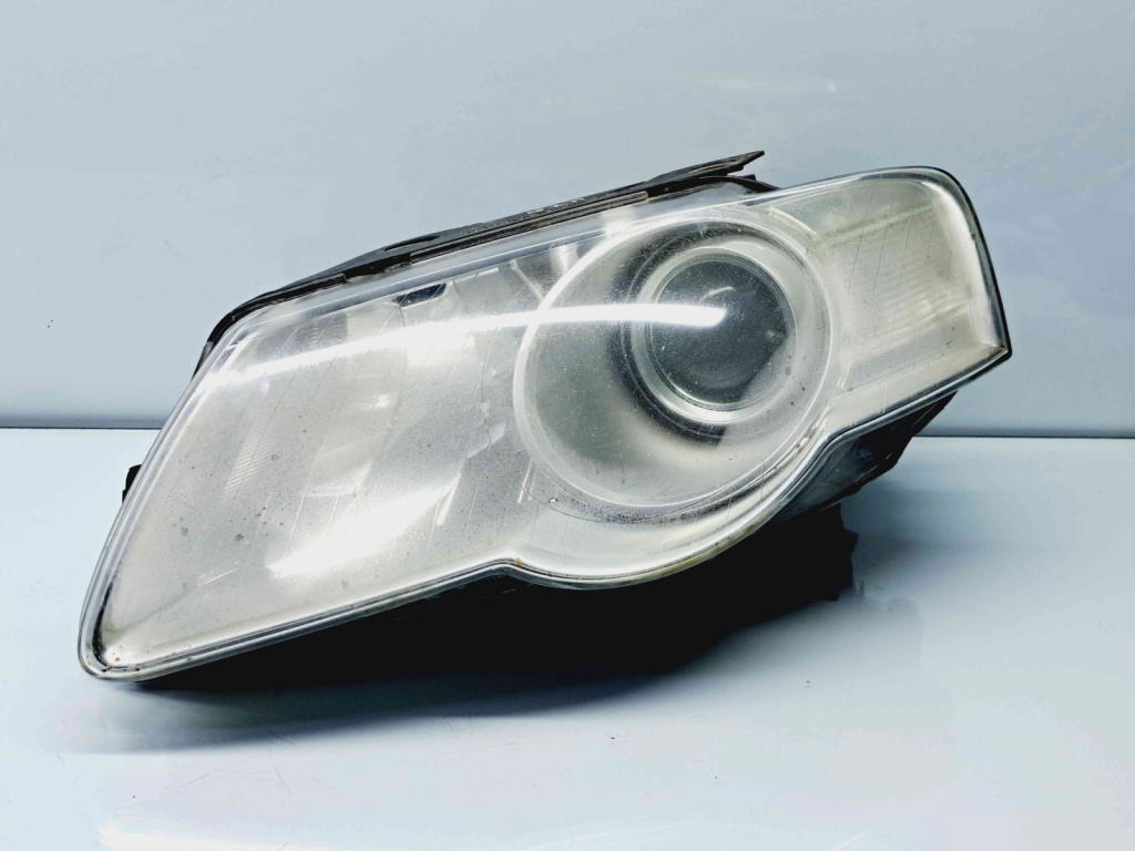 Far stanga Volkswagen Passat B6 (3C2) [Fabr 2005-2010] 3C0941005S