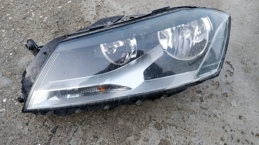 Far stanga VW Passat 2011/2014 3AB941005