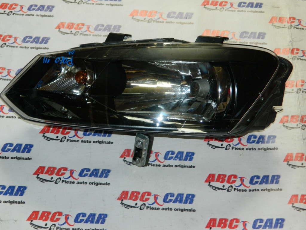 Far stanga VW Polo 6R cod: 6R1941015C model 2011
