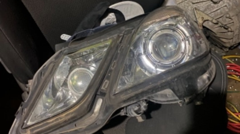 Far stanga xenon adaptiv mercedes w212