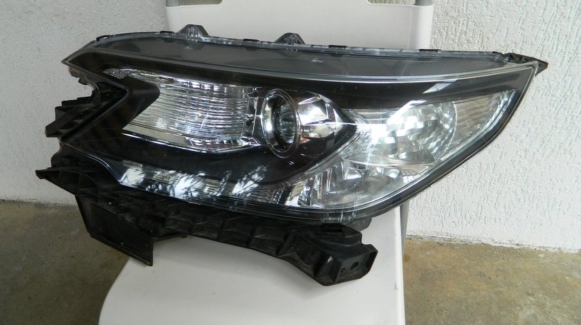 Far stanga xenon Honda CR-V model dupa 2013