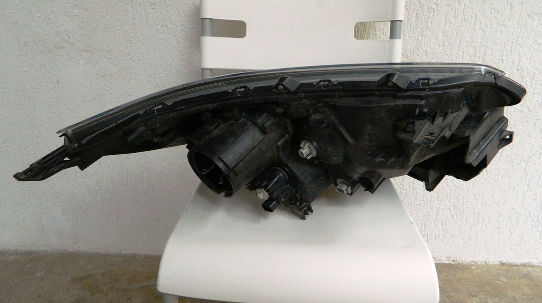 Far stanga xenon Honda CR-V model dupa 2013