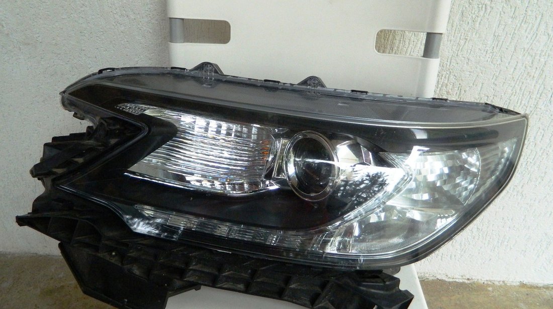Far stanga xenon Honda CR-V model dupa 2013