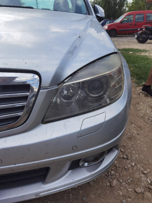 Far stanga xenon Mercedes c220 cdi w204 an 2008