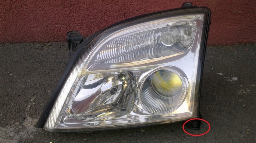 Far stanga xenon opel vectra c 2004