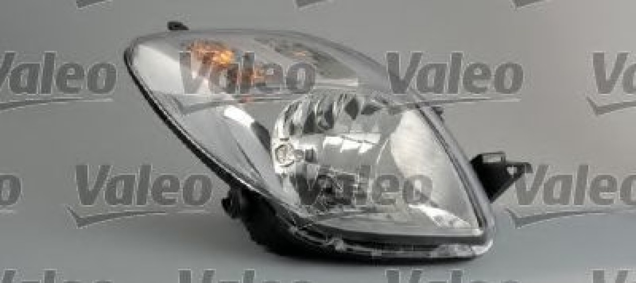 Far TOYOTA YARIS (P9) (2005 - 2013) VALEO 043048 piesa NOUA