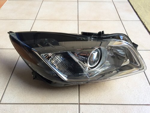 Far Xenon adaptiv Opel Insignia - Dreapta * 1ZT009631 - 02 / 13226793 RH *