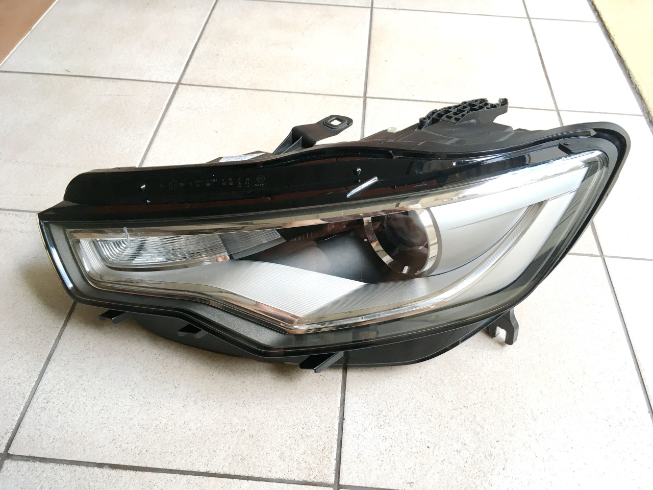 Far Xenon Audi A6 4G - Stg  4G0941005C / 4G0 941 005C