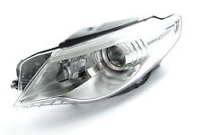 Far xenon drepta VW Passat 2015+ model Marelli