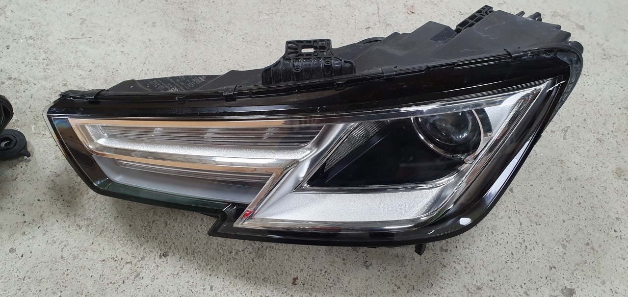 Far Xenon stanga AUDI A4 B9 8W 2016 2017