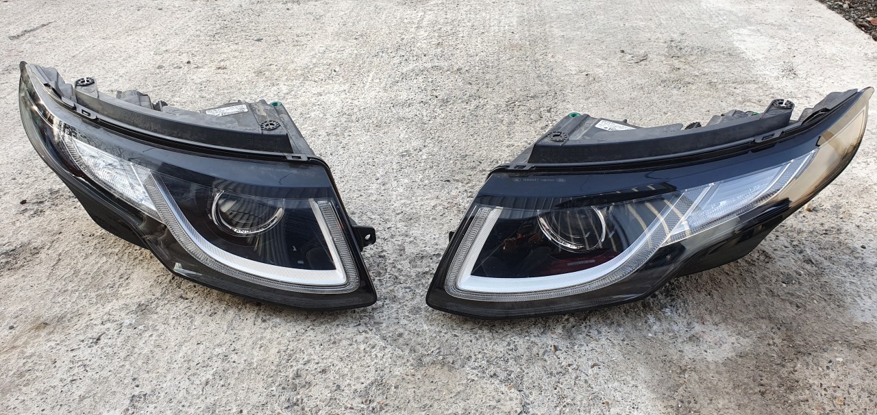 Far xenon stanga dreapta Range Rover Evo