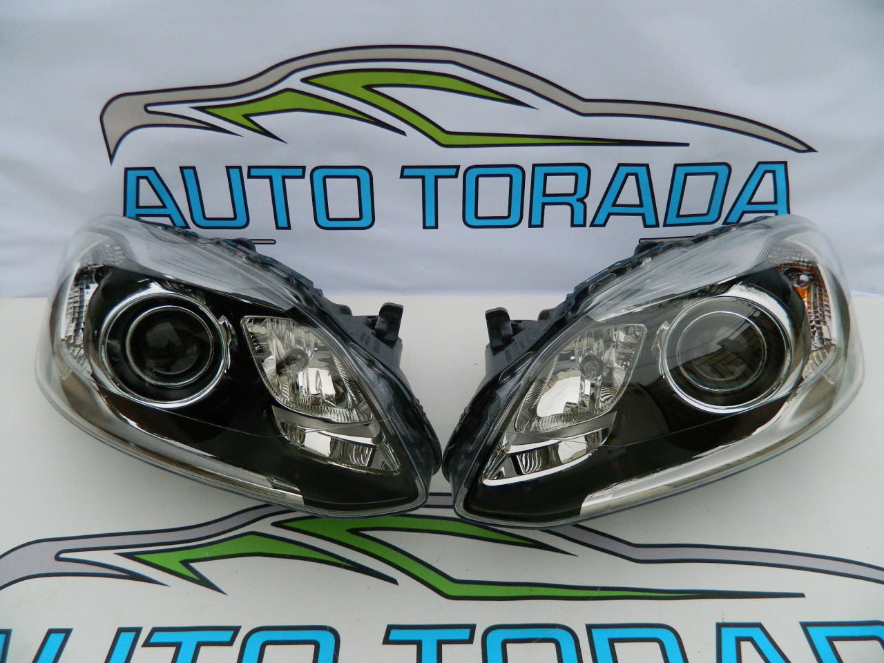 Far xenon stanga dreapta Volvo XC60 face