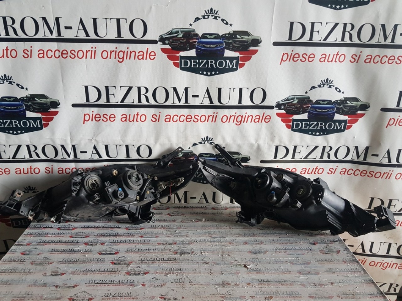 Faruri cu lupa Mazda 5