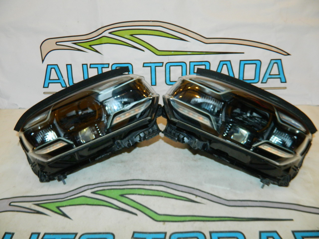Faruri, Far stanga , dreapta Porsche Taycan cod 9JA941059D, 9JA941060 D