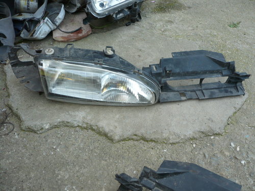 Faruri ford mondeo mk 1 1995.