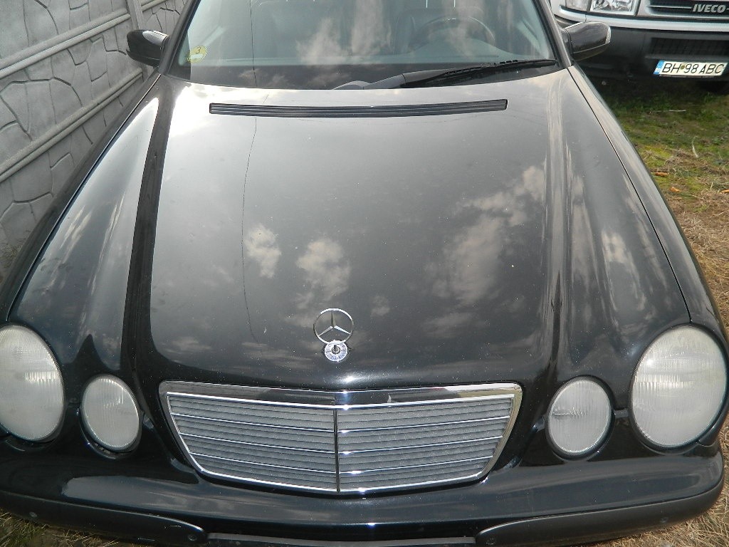 Faruri Mercedes E-Class W210 3.2Cdi combi model 2000