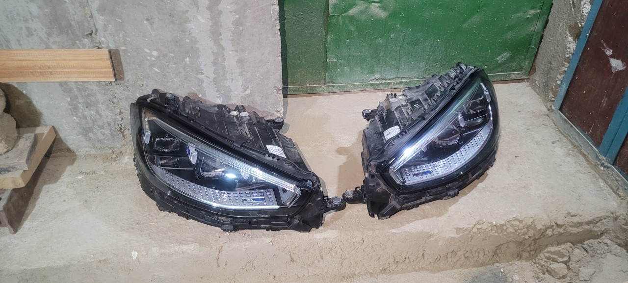 Faruri Mercedes S W223 cod:A2239065005  A2239069103