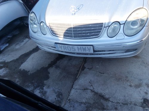Faruri xenon MERCEDES E CLASS W211 E220/E270/E320 2004