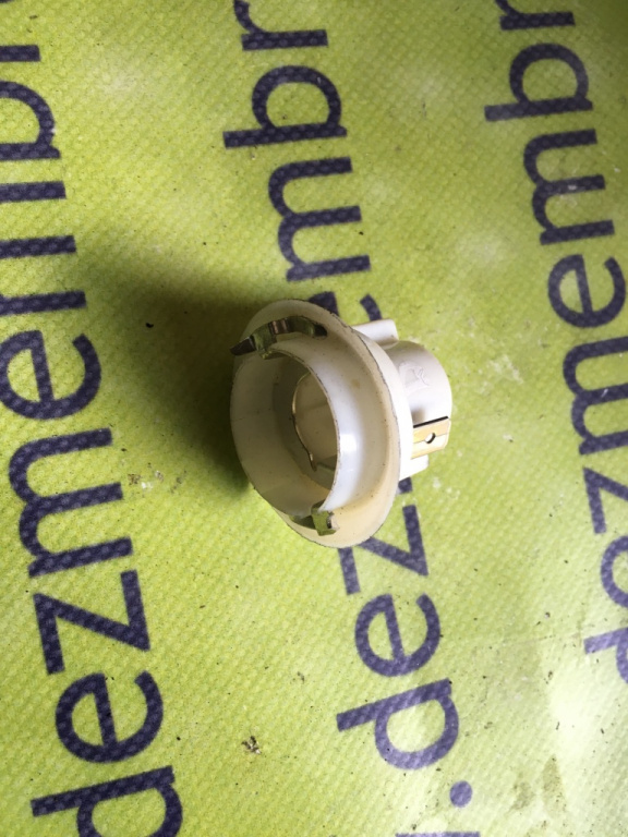 Fasung bec semnalizare dreapta Volkswagen VW Golf 4 [1997 - 2006] Hatchback 5-usi 1.6 MT (105 hp) (1J1) 16V
