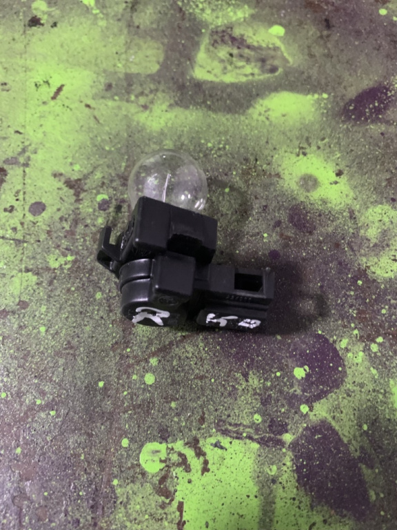Fasung lampa portbagaj dreapta Volkswagen Jetta 5 [2005 - 2011] Sedan 4-usi 2.0 TDI MT (140 hp) (1K2)