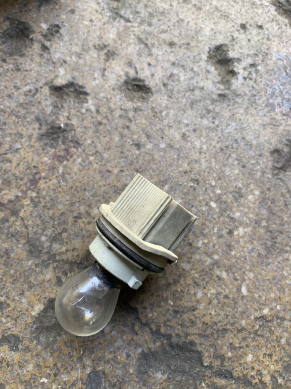 Fasung lampa semnalizare fata Opel Vectra A [1988 - 1995] Sedan 2.0 MT (150 hp) (86_ 87_) 2.0 GT