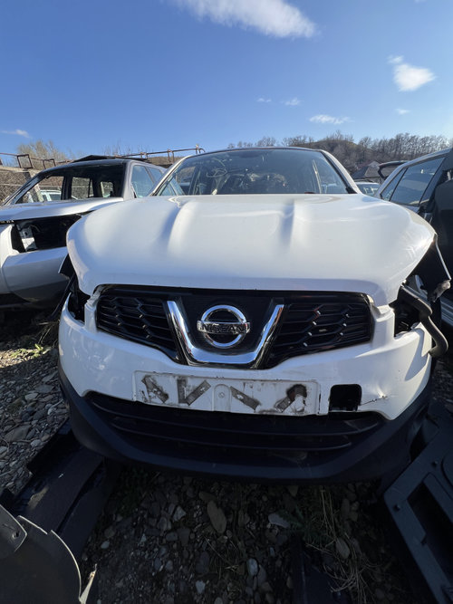 Fata completa Nissan Qashqai+2 2013, CU MIC DEFECT BARĂ
