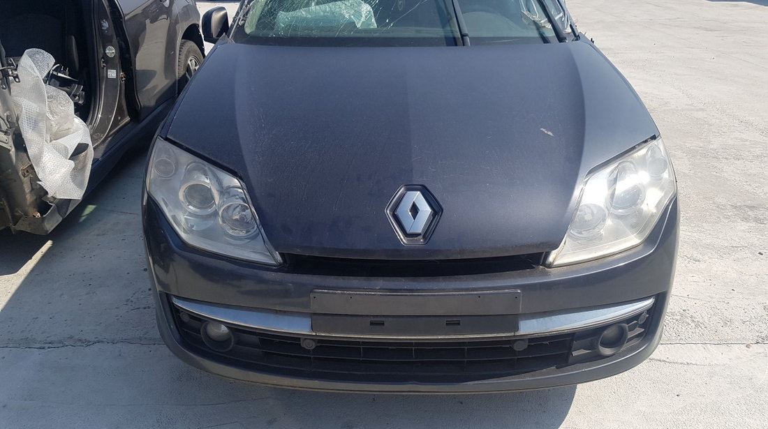 Fata completa Renault Laguna 3 din 2011