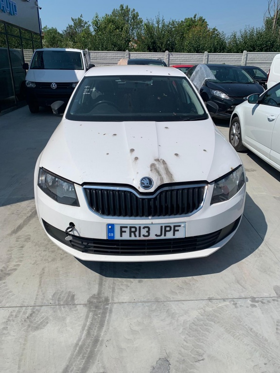Fata completa Skoda octavia 3