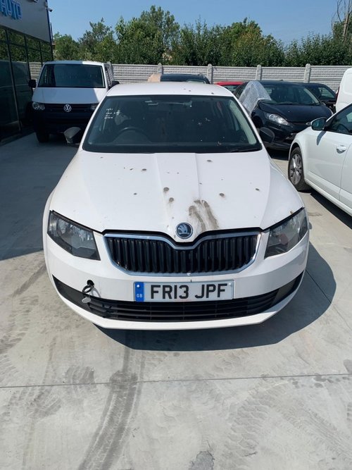 Fata completa Skoda octavia 3
