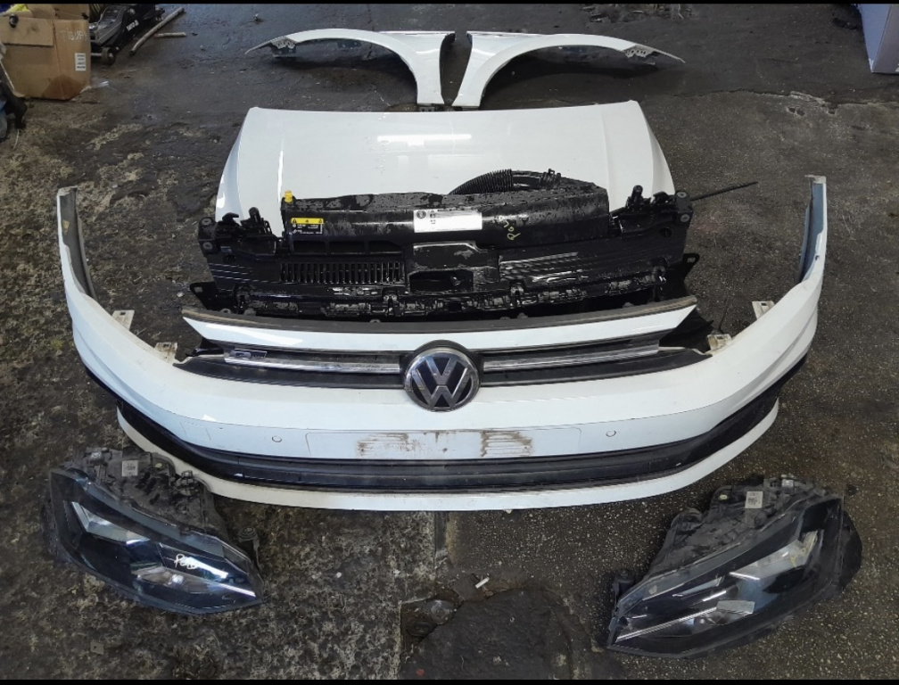 Fata completa Volkswagen Polo 1.0 Benzina 2018, R-LINE