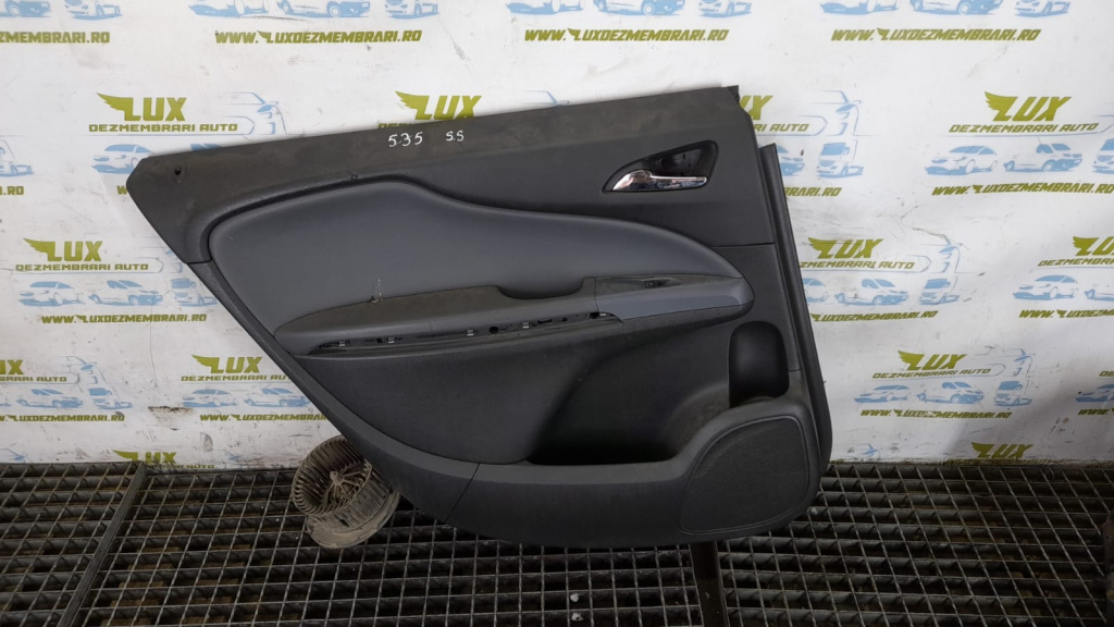 Fata de portiera stânga spate Opel Zafira C [2012 - 2016] 1.6 cdti B16DTH