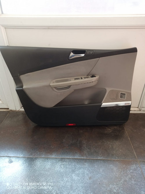 Fata de ușa / tapițerie fata stanga completa cu butoane cu sigla DYNAUTO ,Volkswagen VW Passat B6 ...