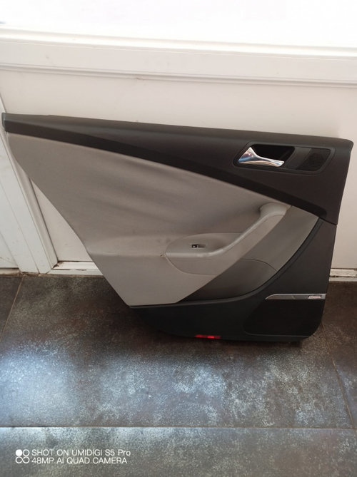 Fata de ușa/ tapițerie stanga spate completa cu butoane cu sigla DYNAUTO , Volkswagen VW Passat B6...