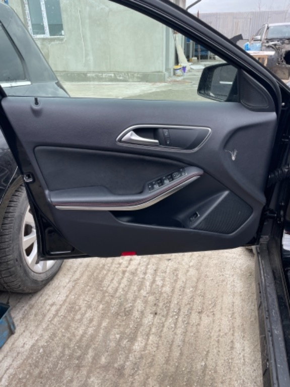 Fata de Usa de Europa alcantara Mercedes Gla x156