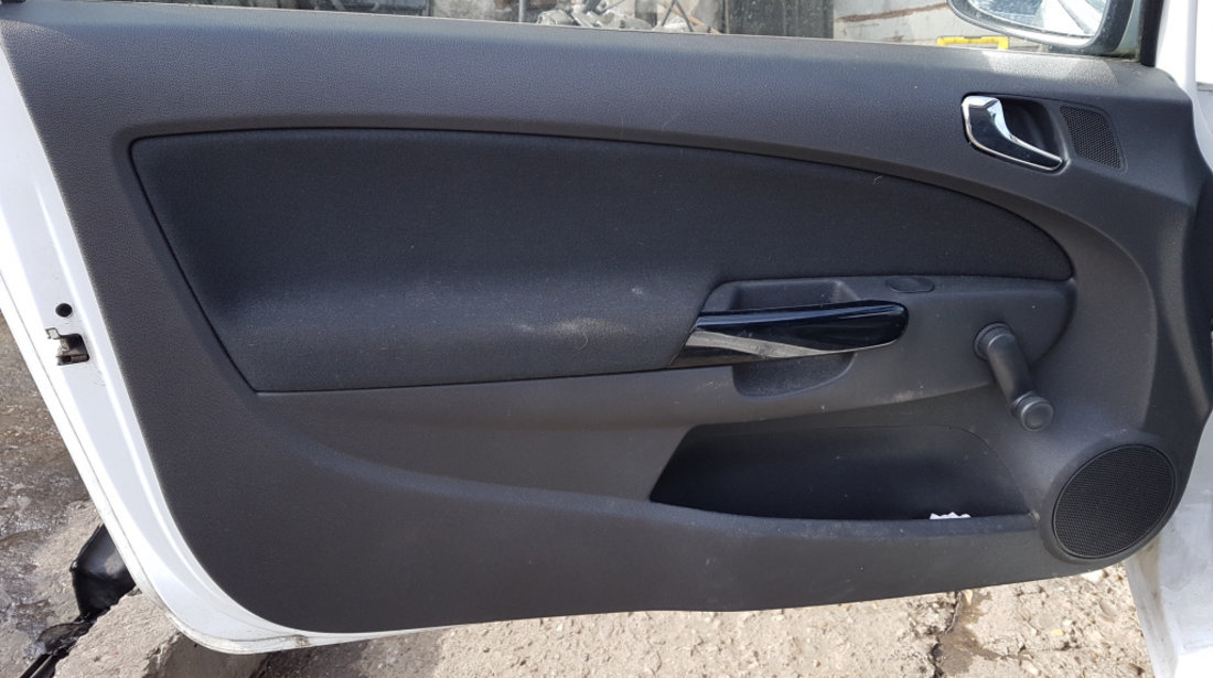 Fata Interioara Usa / Portiera Stanga Fata Opel Corsa D 2006 - 2014