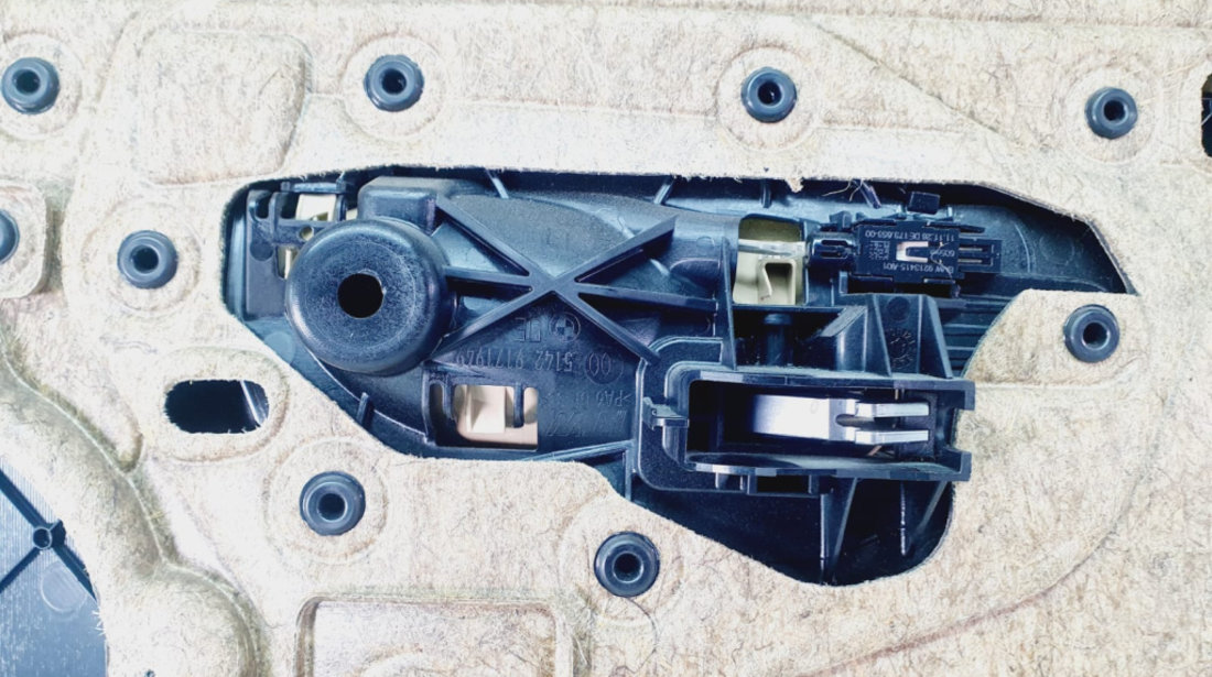 Fata portiera stanga spate BMW Seria 5 F11 [2009 - 2013] 535i 3.0 benzina N55B30A