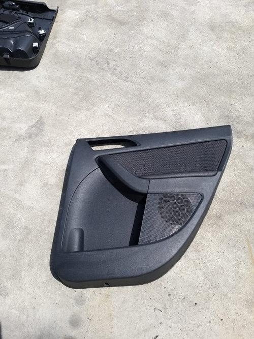 Fata tapiterie usa dreapta spate skoda yeti 5l 5l0867212