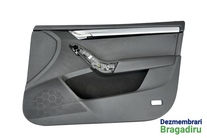 Fata / Tapiterie usa fata dreapta cu maner Skoda Octavia 3 [2013 - 2017] Combi wagon 5-usi 1.6 TDI DSG (110 hp) Cod motor: CXXB, Cod cutie: RER, Cod culoare: LF8H-4K4K