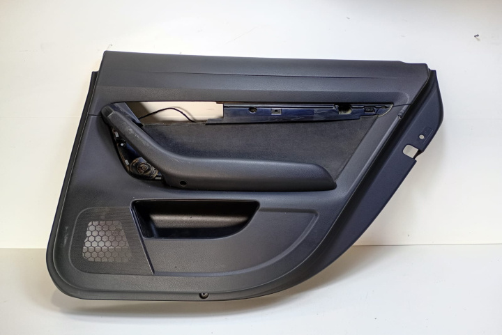 Fata usa Mic defect - Tapiterie dreapta spate 4F0867306 Audi A6 4F/C6 [2004 - 2008]