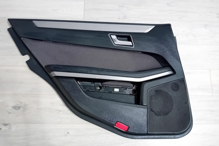 Fata usa / portiera Cu Ornamente + Lumini Ambientale Mercedes-Benz E-Class W212 [2009 - 2013] wagon 5-usi