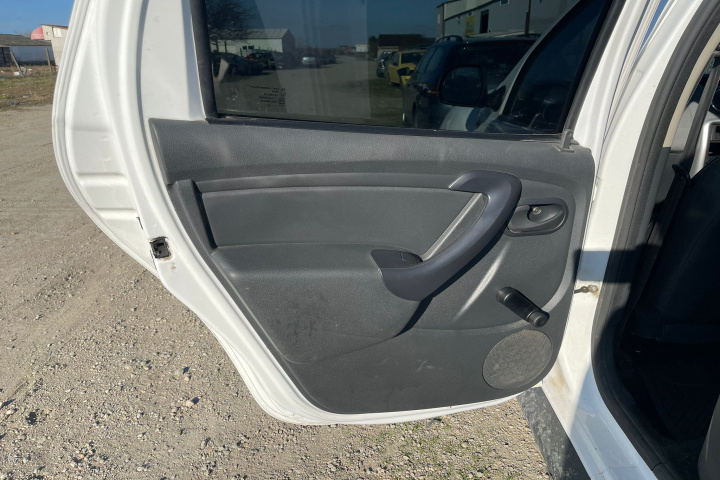 Fata usa spate stanga Dacia Duster [facelift] [2013 - 2017] SUV 5-usi 1.6 MT (105 hp)